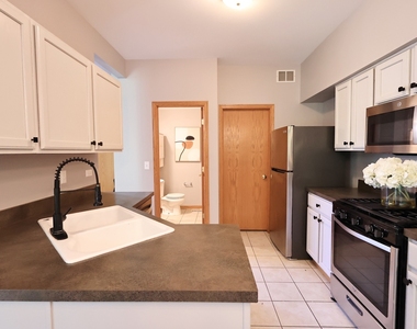 2607 Oak Tree Lane - Photo Thumbnail 12