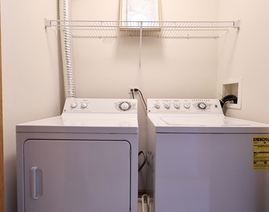2607 Oak Tree Lane - Photo Thumbnail 22
