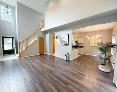 2607 Oak Tree Lane - Photo Thumbnail 7