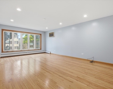 2746 N 75th Court - Photo Thumbnail 2