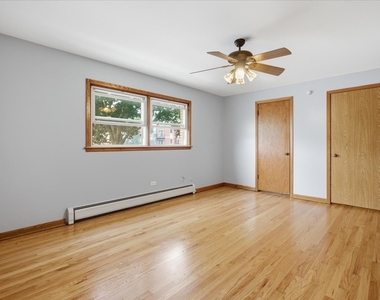 2746 N 75th Court - Photo Thumbnail 8
