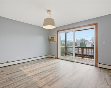 2746 N 75th Court - Photo Thumbnail 5