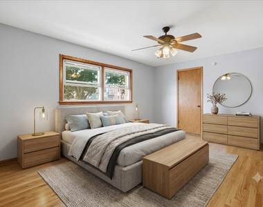 2746 N 75th Court - Photo Thumbnail 7