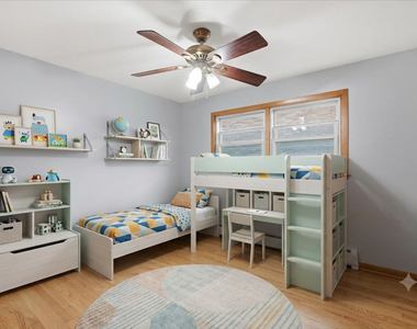 2746 N 75th Court - Photo Thumbnail 11