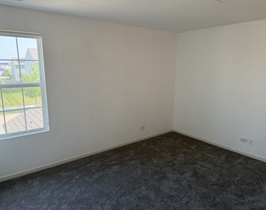 345 Hemlock Lane - Photo Thumbnail 6