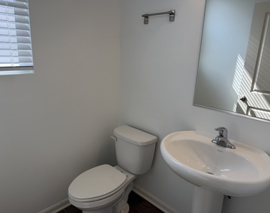 345 Hemlock Lane - Photo Thumbnail 5