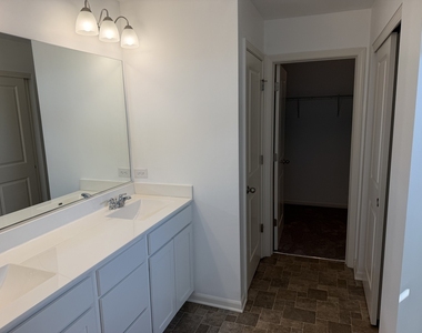 345 Hemlock Lane - Photo Thumbnail 8