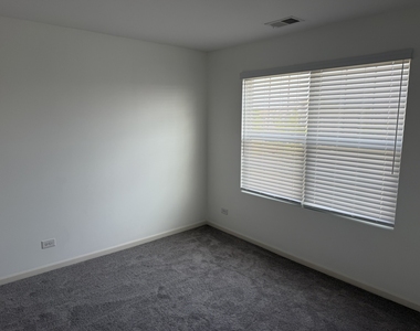 345 Hemlock Lane - Photo Thumbnail 10