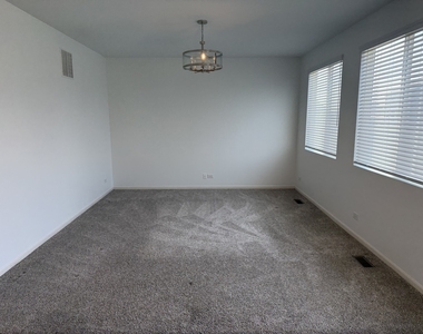 345 Hemlock Lane - Photo Thumbnail 4