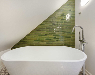 507 W Wesley Street - Photo Thumbnail 18