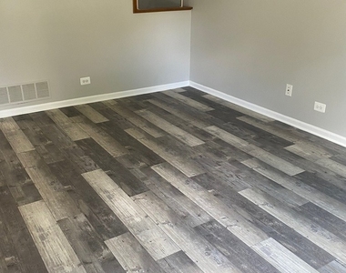 7342 Hartford Road - Photo Thumbnail 3