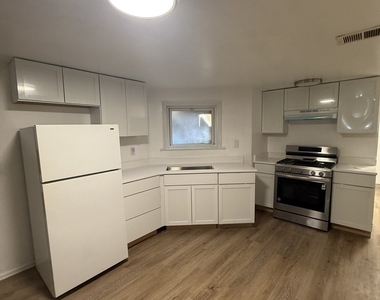 6429 N Claremont Avenue - Photo Thumbnail 1