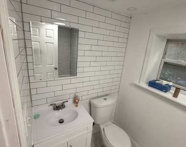 6429 N Claremont Avenue - Photo Thumbnail 3