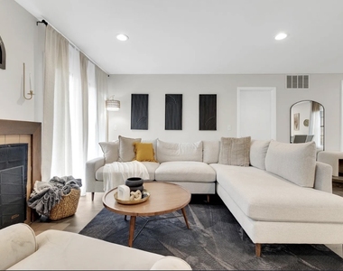 379 Sandhurst Circle - Photo Thumbnail 13