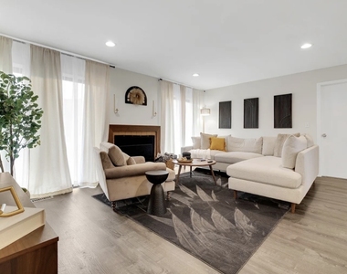 379 Sandhurst Circle - Photo Thumbnail 9