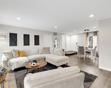 379 Sandhurst Circle - Photo Thumbnail 18