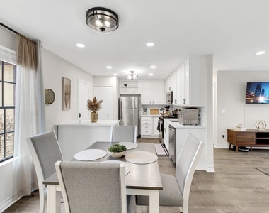 379 Sandhurst Circle - Photo Thumbnail 15