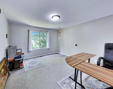 76 Cambridge Avenue - Photo Thumbnail 20