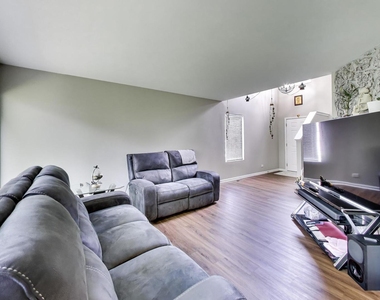 76 Cambridge Avenue - Photo Thumbnail 6