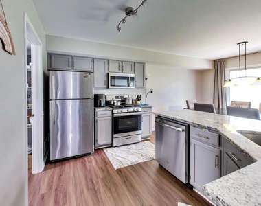 76 Cambridge Avenue - Photo Thumbnail 10