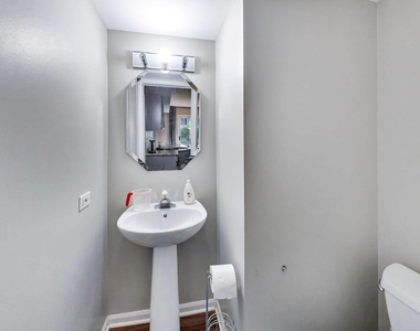 76 Cambridge Avenue - Photo Thumbnail 14