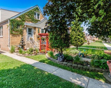 3536 S 61st Court - Photo Thumbnail 4