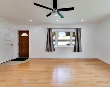 4641 Locust Avenue - Photo Thumbnail 3