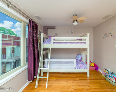4251 W Montrose Avenue - Photo Thumbnail 8