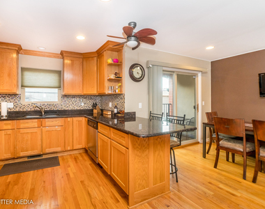 4251 W Montrose Avenue - Photo Thumbnail 4