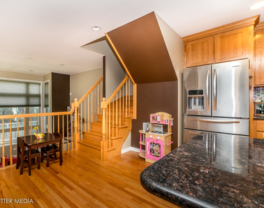 4251 W Montrose Avenue - Photo Thumbnail 7