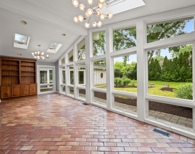 1161 Winwood Drive - Photo Thumbnail 9