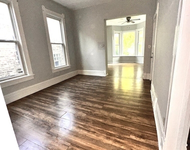 1302 E 72nd Street - Photo Thumbnail 12