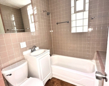 1302 E 72nd Street - Photo Thumbnail 10