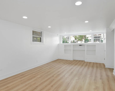 2735 N Mozart Street - Photo Thumbnail 3