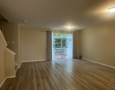 3376 Bradbury Circle - Photo Thumbnail 2
