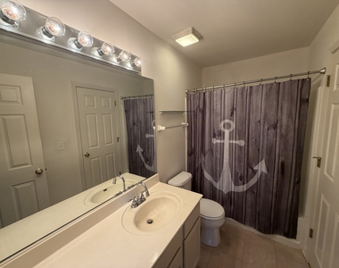 2503 Oak Tree Lane - Photo Thumbnail 9