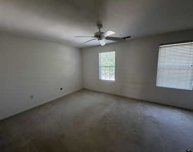 2503 Oak Tree Lane - Photo Thumbnail 7