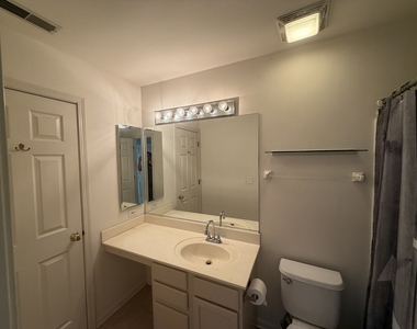 2503 Oak Tree Lane - Photo Thumbnail 6