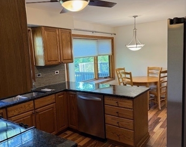 102 N Stauffer Drive - Photo Thumbnail 4