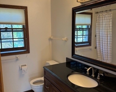 102 N Stauffer Drive - Photo Thumbnail 8