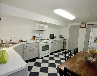 2s727 Williamsburg Court - Photo Thumbnail 13