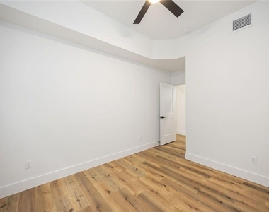 8009 Cora Street - Photo Thumbnail 22