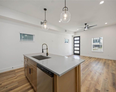 8009 Cora Street - Photo Thumbnail 24