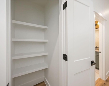 8009 Cora Street - Photo Thumbnail 12
