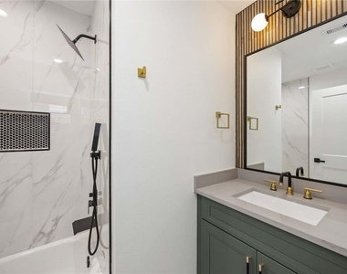 8009 Cora Street - Photo Thumbnail 6