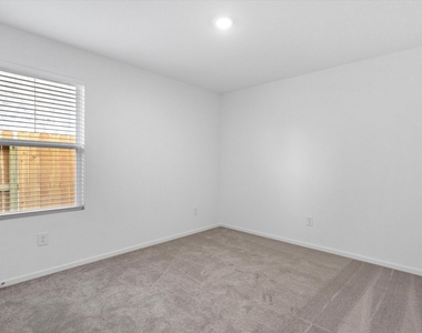 28727 Texas Plains Drive - Photo Thumbnail 16