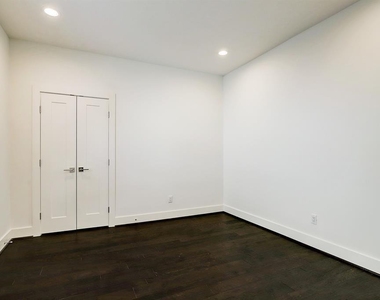 1906 Jack Oak Avenue - Photo Thumbnail 18