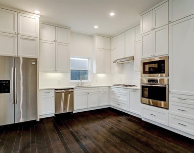 1906 Jack Oak Avenue - Photo Thumbnail 3