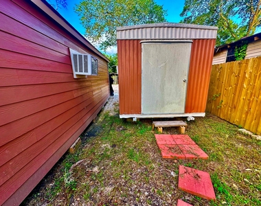 19422 Borders Drive - Photo Thumbnail 11