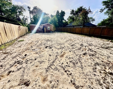 19422 Borders Drive - Photo Thumbnail 7